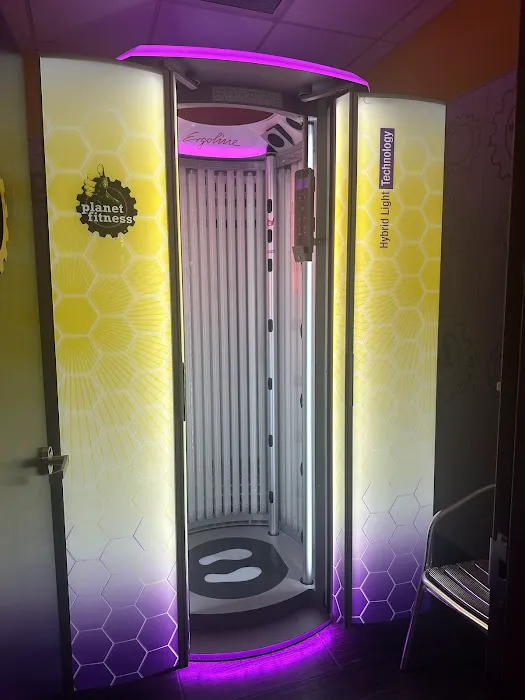 Planet Fitness Picture 10