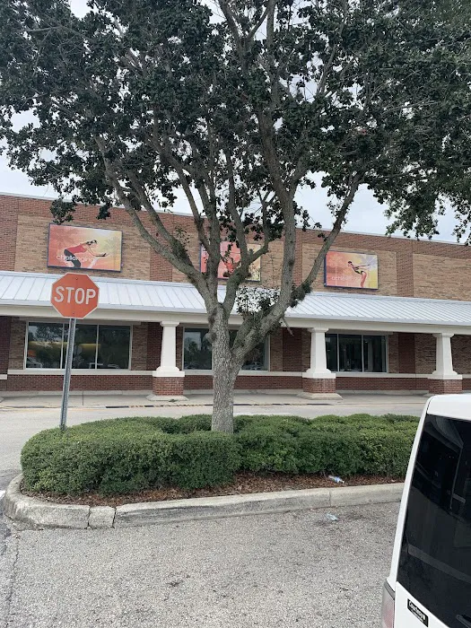 LA Fitness Picture 9