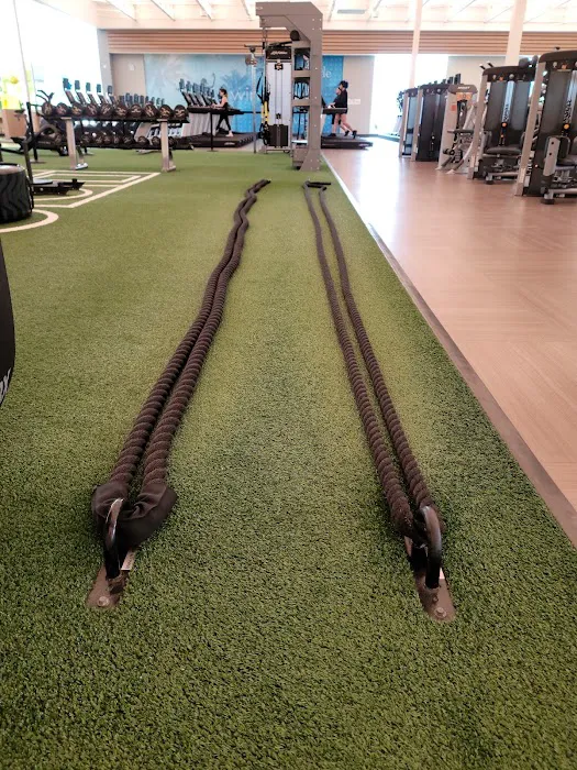 LA Fitness Picture 6