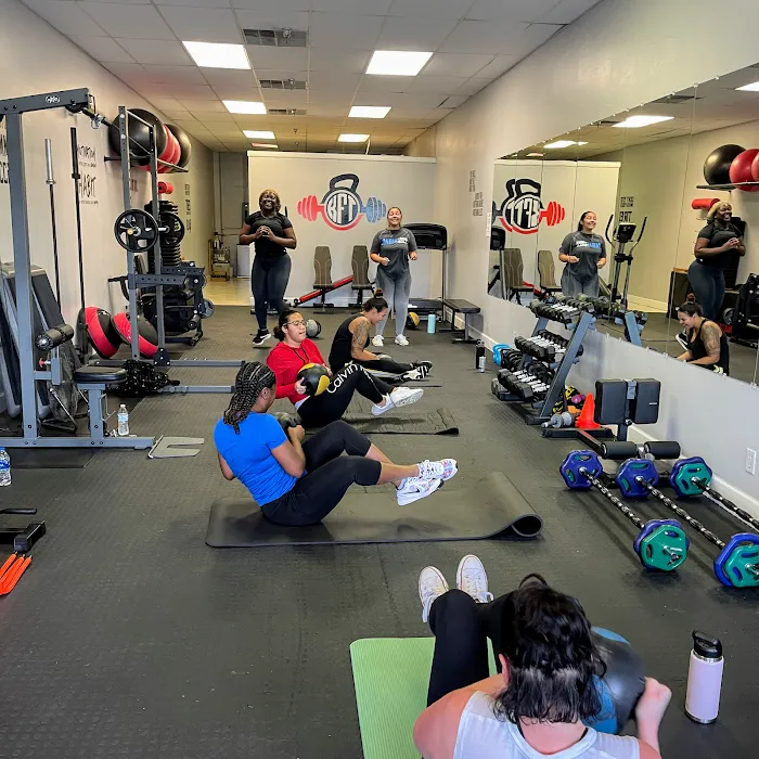 KEEP FIT TRAINING FITNESS STUDIO Picture 10