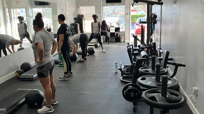 KEEP FIT TRAINING FITNESS STUDIO Picture 8