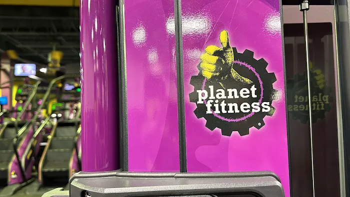 Planet Fitness Picture 7