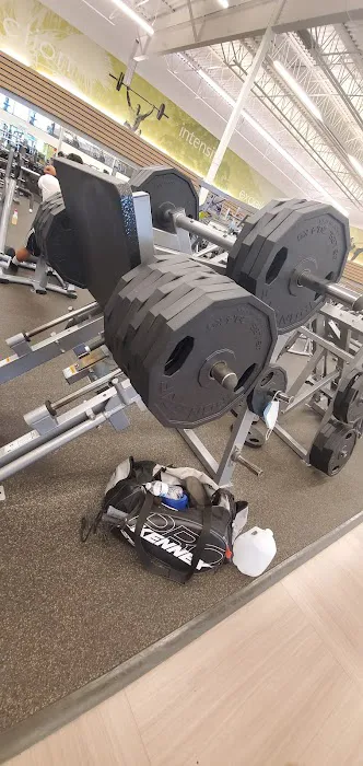 LA Fitness Picture 4