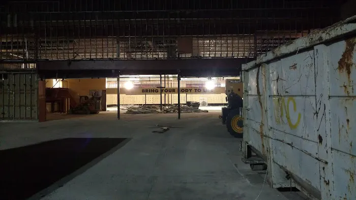 LA Fitness Picture 9