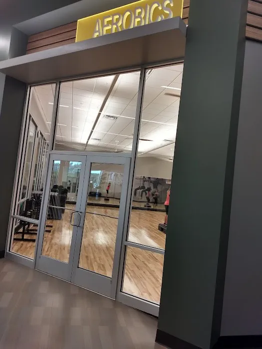 LA Fitness Picture 9