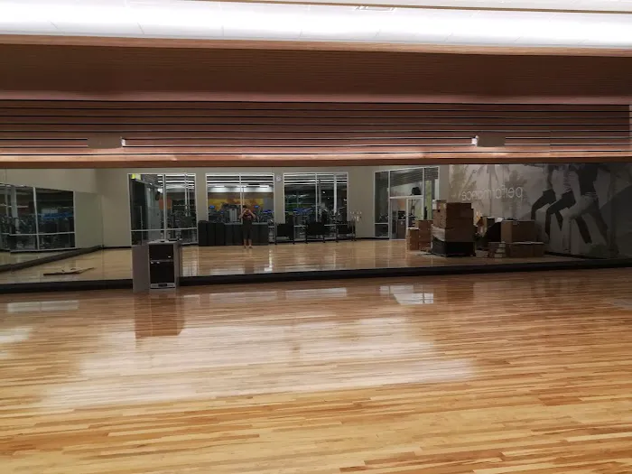 LA Fitness Picture 6