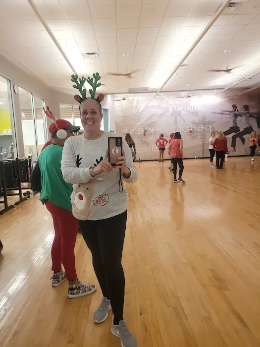 LA Fitness Picture 7