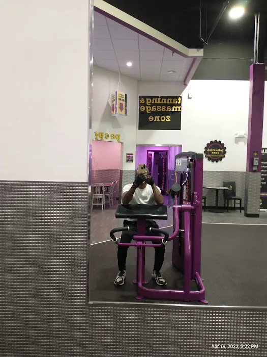 Planet Fitness Picture 6
