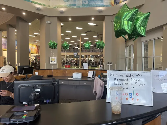 LA Fitness Picture 6