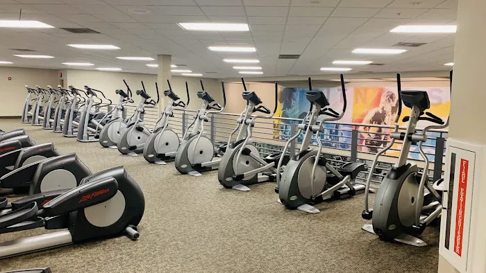 LA Fitness Picture 7