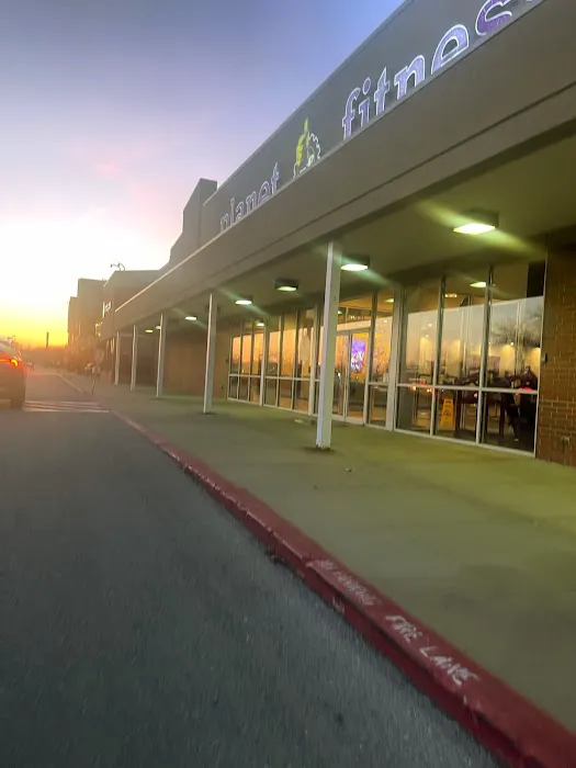 Planet Fitness Picture 1