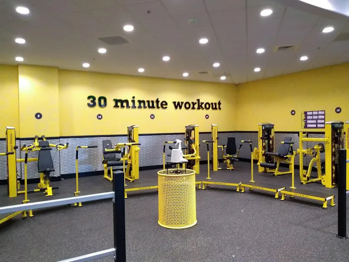 Planet Fitness Picture 6