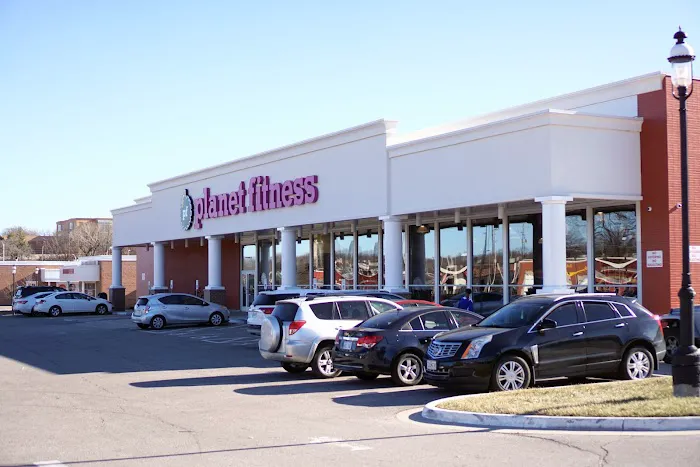 Planet Fitness Picture 10