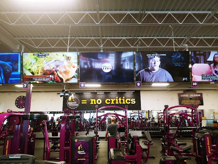 Planet Fitness Picture 9