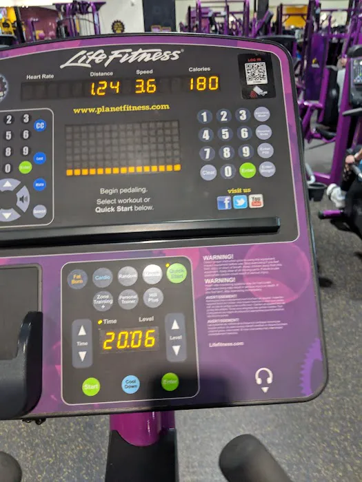 Planet Fitness Picture 9