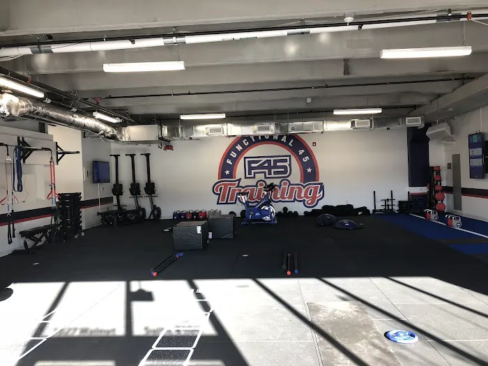 F45 Training Crossroads KC Picture 4