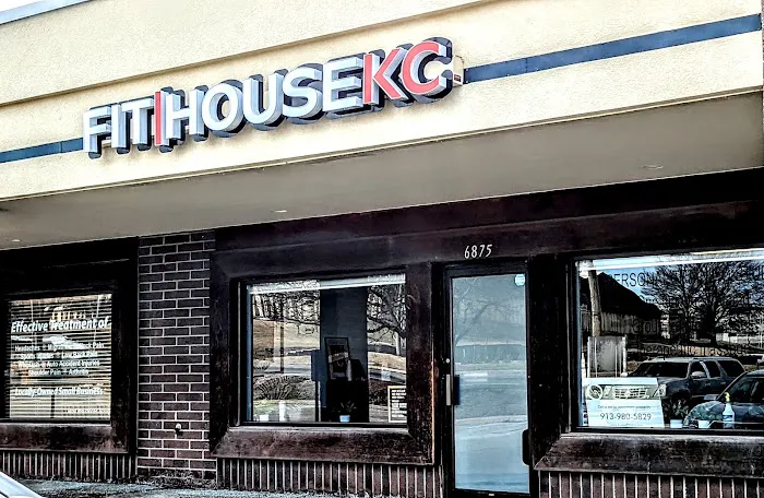 FIT HOUSE 24HR Picture 2