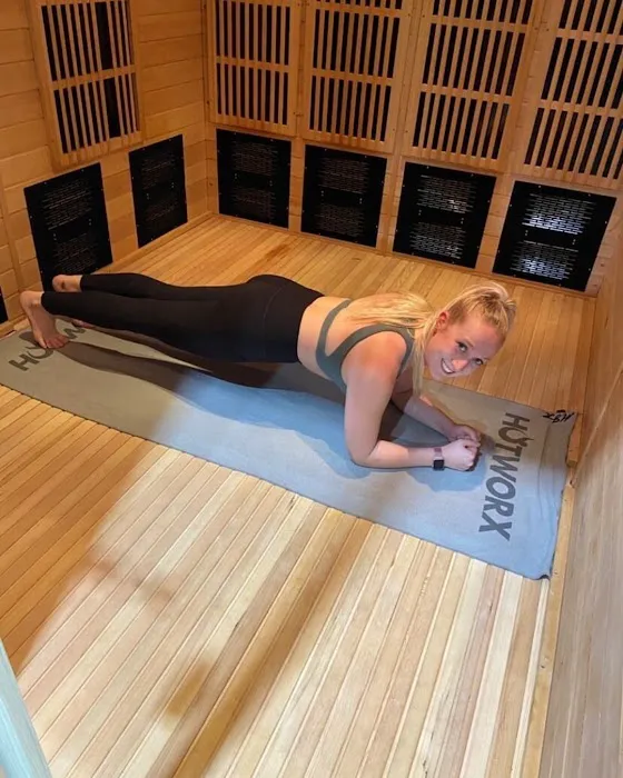 HOTWORX - Leawood, KS Picture 1