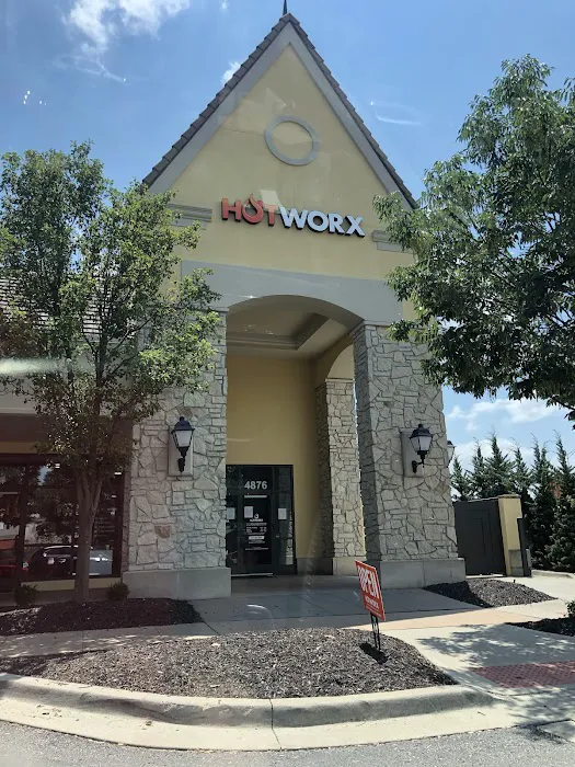 HOTWORX - Leawood, KS Picture 6