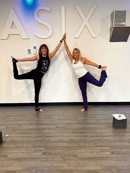 YogaSix Overland Park Picture 5