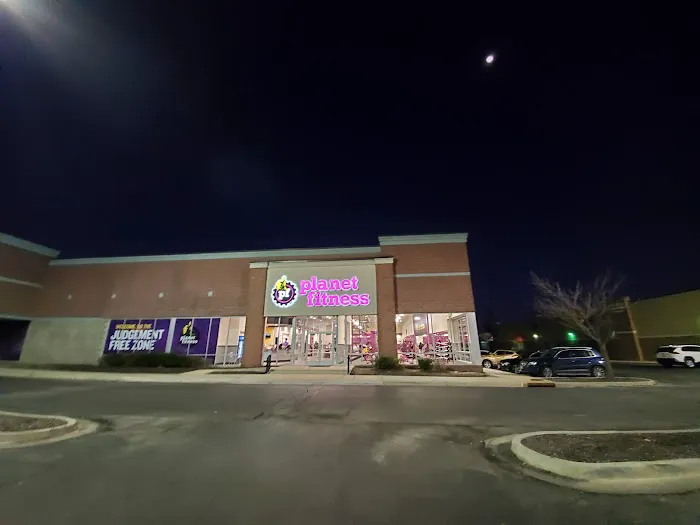 Planet Fitness Picture 10