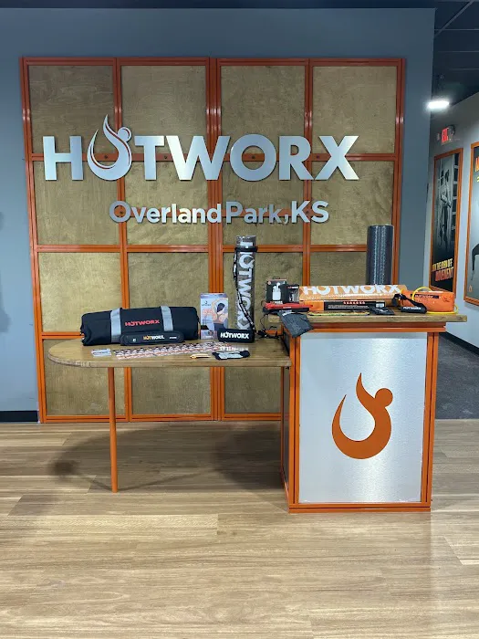 HOTWORX - Overland Park, KS Picture 4