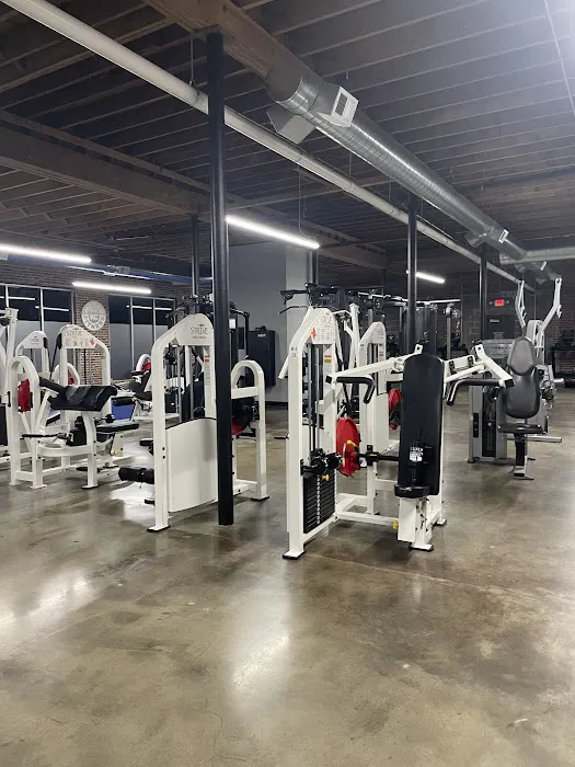 Metro KC Fitness - Strawberry Hill Picture 6