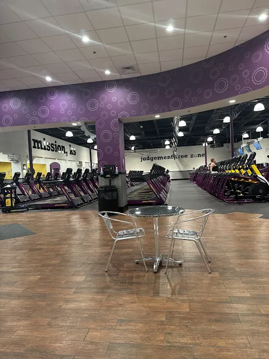 Planet Fitness Picture 10