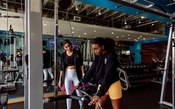 Metro KC Fitness - Briarcliff Picture 8