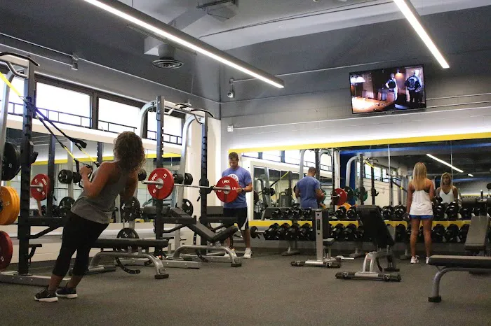 Metro KC Fitness - Briarcliff Picture 4