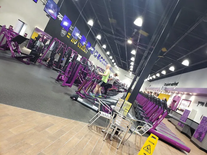 Planet Fitness Picture 10