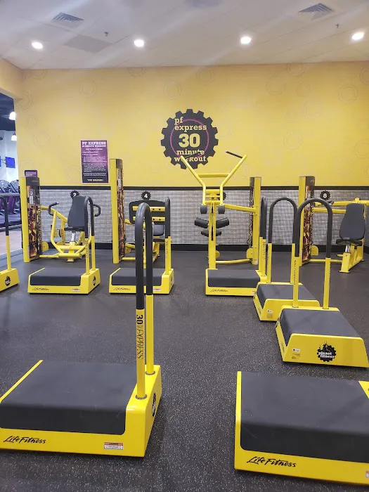 Planet Fitness Picture 8