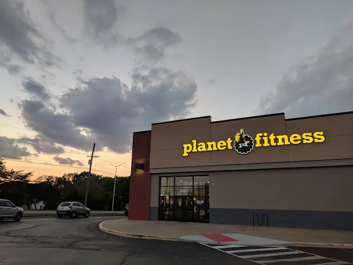 Planet Fitness Picture 5