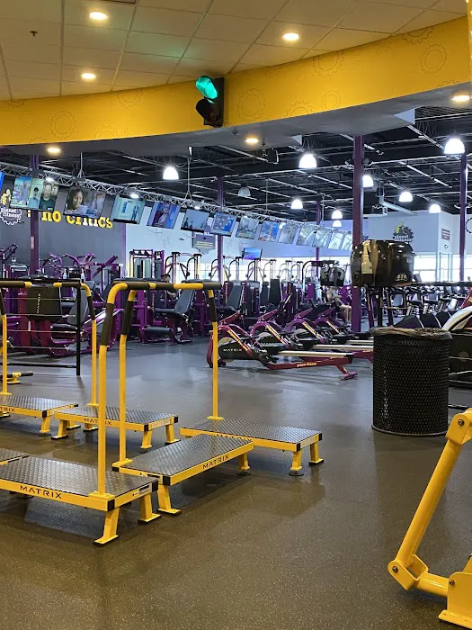 Planet Fitness Picture 8