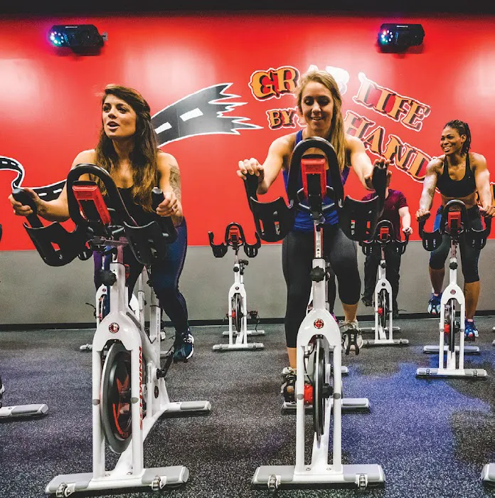 Crunch Fitness - Shawnee Picture 2