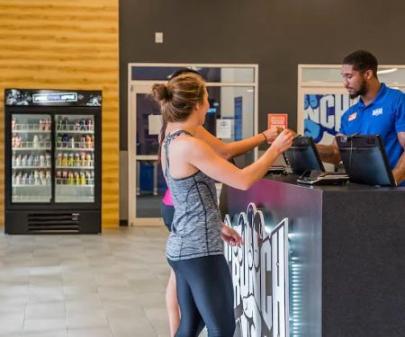 Crunch Fitness - Shawnee
