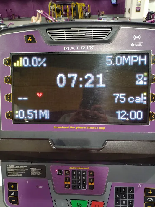 Planet Fitness Picture 9