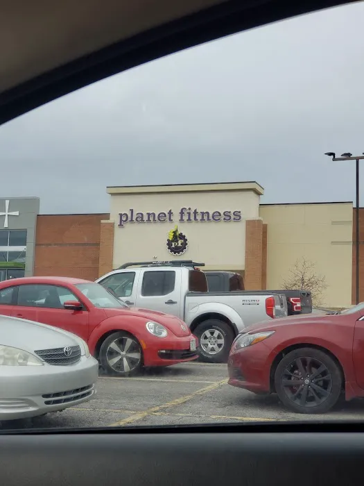 Planet Fitness Picture 6