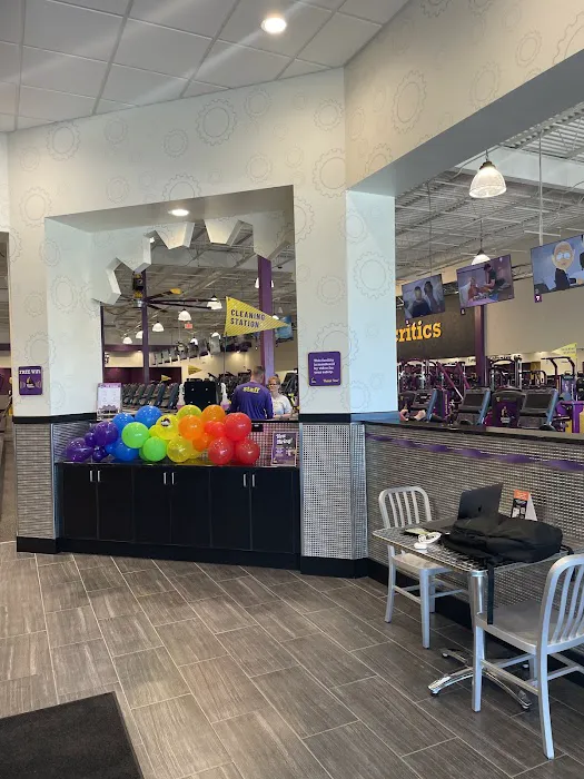 Planet Fitness Picture 6