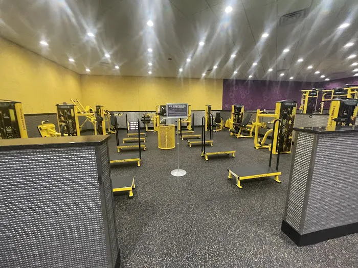 Planet Fitness Picture 9