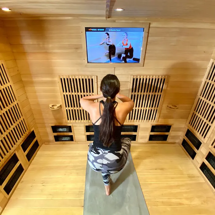 HOTWORX - Kansas City, MO - Parkville Picture 6