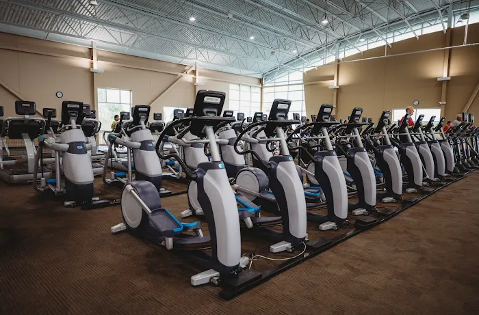 Genesis Health Clubs - Olathe Ridgeview Picture 6