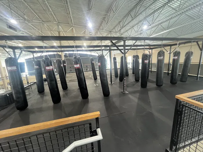 Genesis Health Clubs - Olathe Ridgeview Picture 10