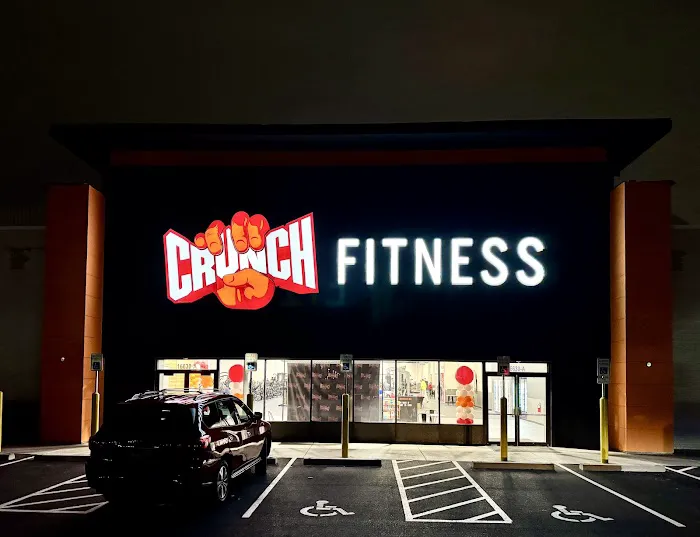 Crunch Fitness - Olathe Picture 3
