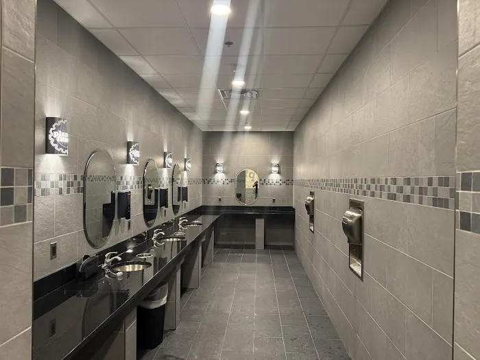 Planet Fitness Picture 2