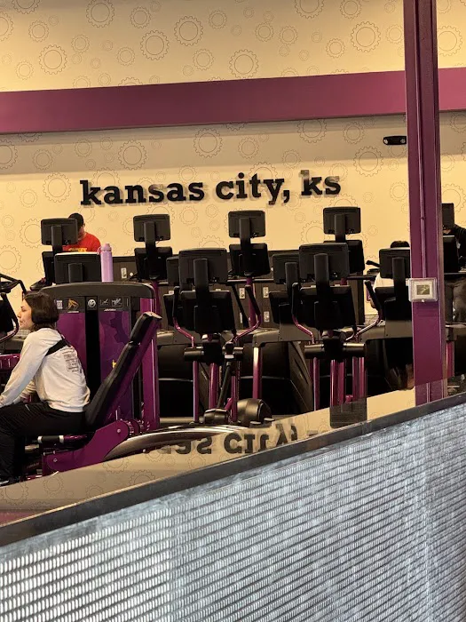 Planet Fitness Picture 8
