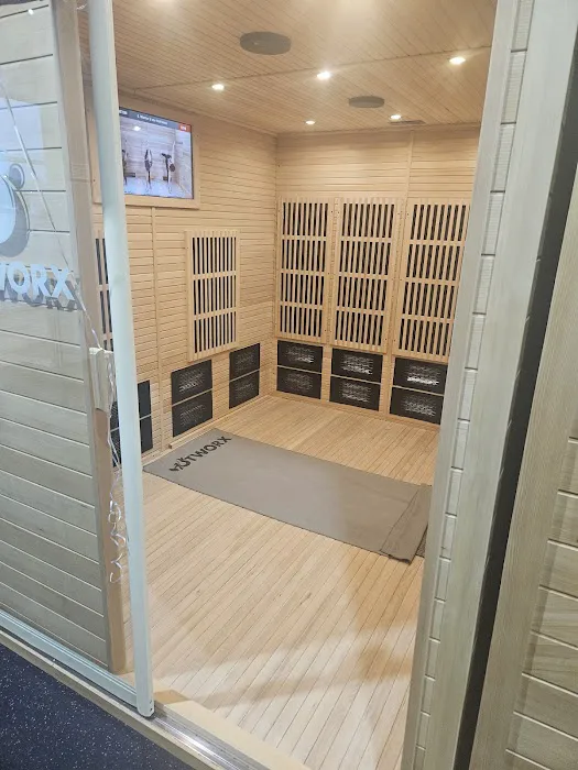 HOTWORX - Kansas City, MO - Metro Crossing Picture 5