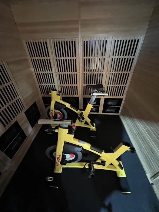 HOTWORX - Shawnee, KS - West Picture 5