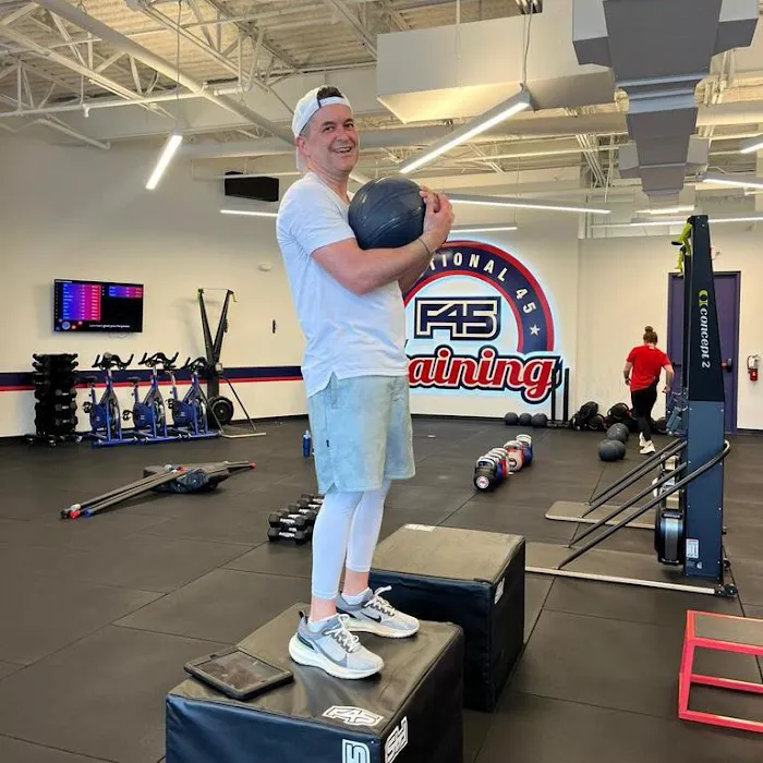 F45 Training Zona Rosa KC Picture 4