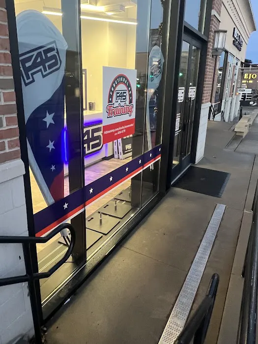 F45 Training Zona Rosa KC Picture 10